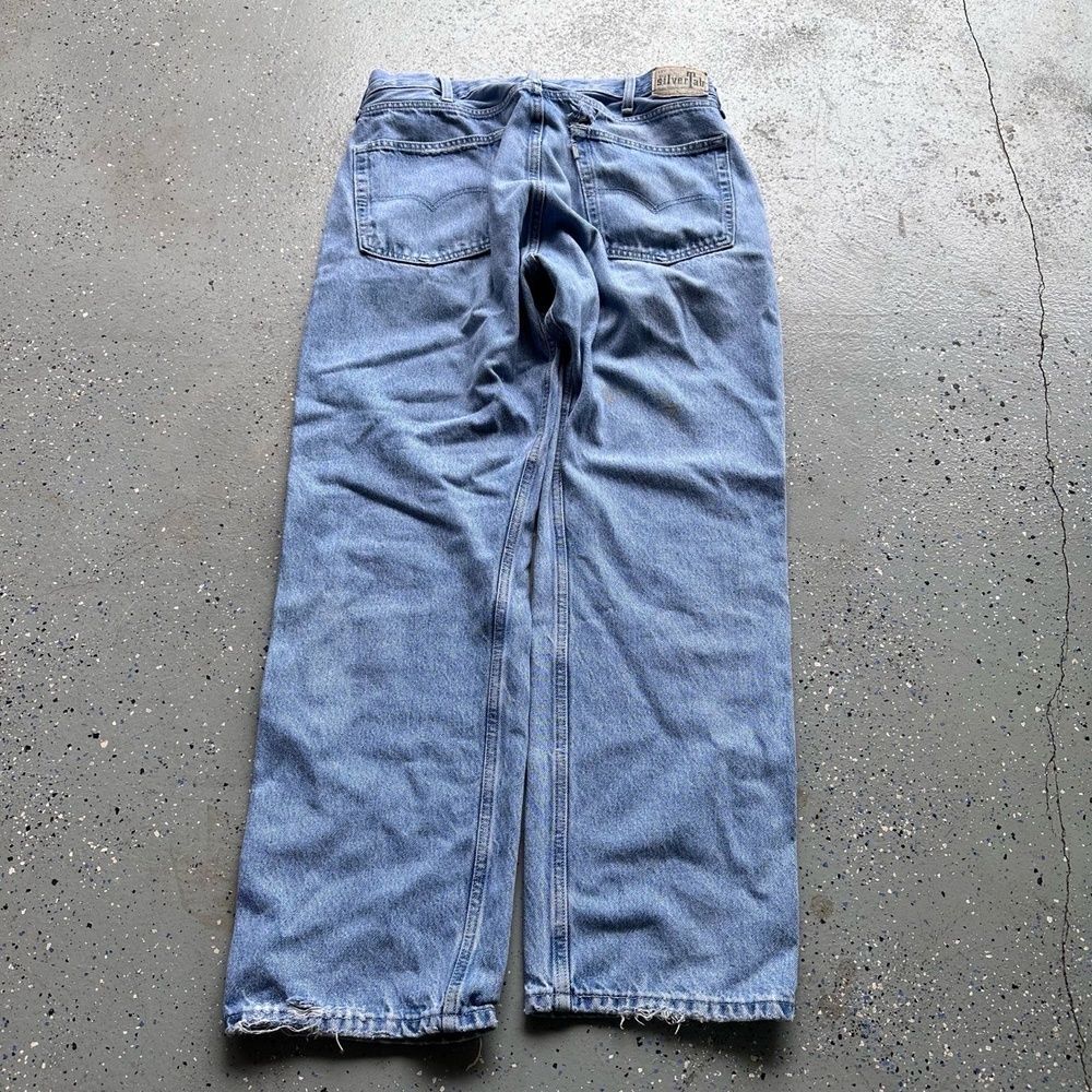 VTG Y2K Levis SILVERTab Baggy Fit Jeans 38x32 Light Blue Frayed Hems - Picture 7 of 7